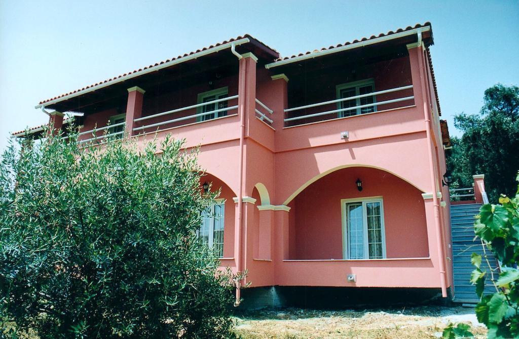 Kogeros Apartment Agios Georgios Pagon Exterior foto